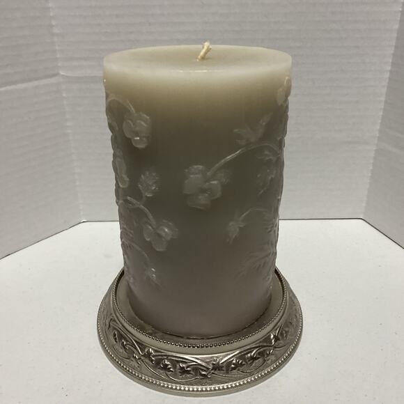 4lb Embossed Gray Candle with Attached Silvertone Base - Picture 6 of 13